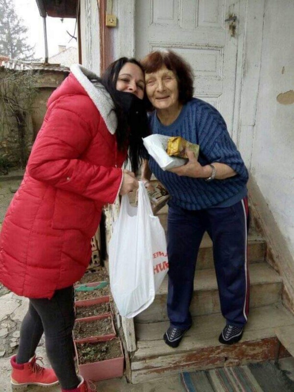 Кметство Енина подари богата вечеря на 45 жители