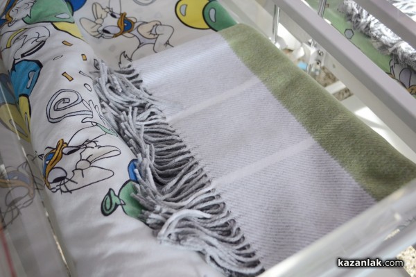 “Мисия подари добро“ дари 15 легла за новородени на казанлъшкото АГ-отделение