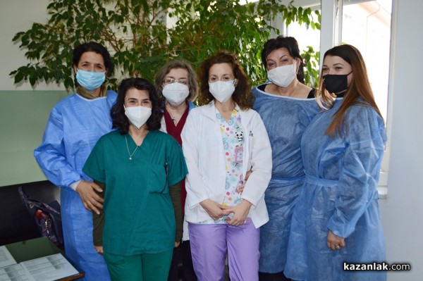 “Мисия подари добро“ дари 15 легла за новородени на казанлъшкото АГ-отделение