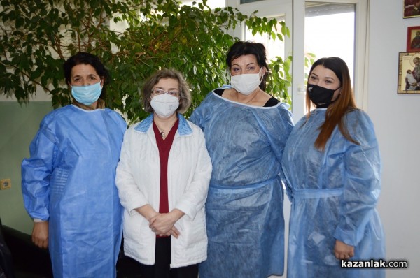 “Мисия подари добро“ дари 15 легла за новородени на казанлъшкото АГ-отделение