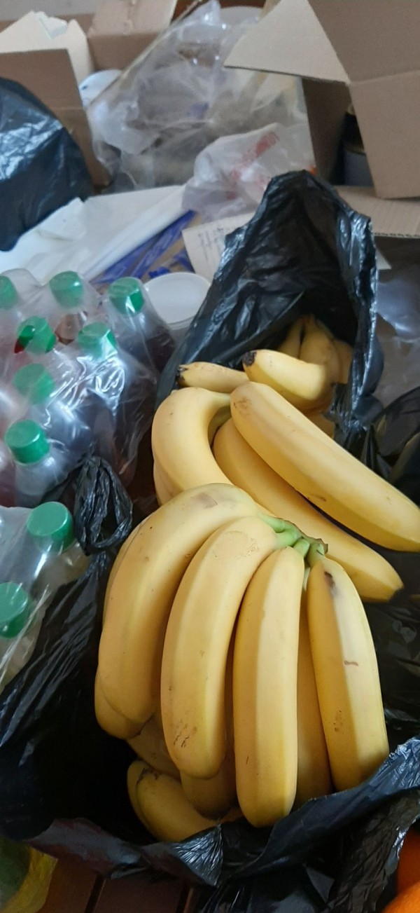 Кметство Енина и дарители отрупаха трапезите на 60 човека за новогодишната нощ