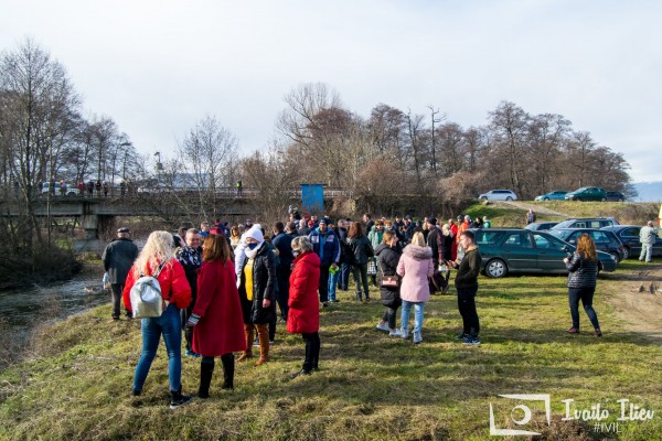 Давид Жеков извади Богоявленския кръст в Павел баня