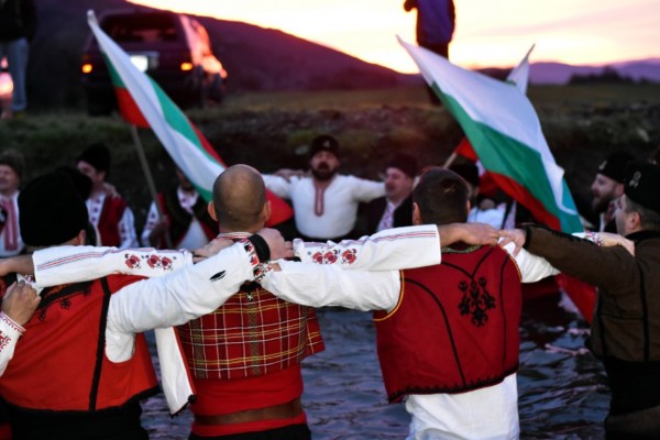Казанлъчанинът Стойно Даскалов спаси кръста в Шипка