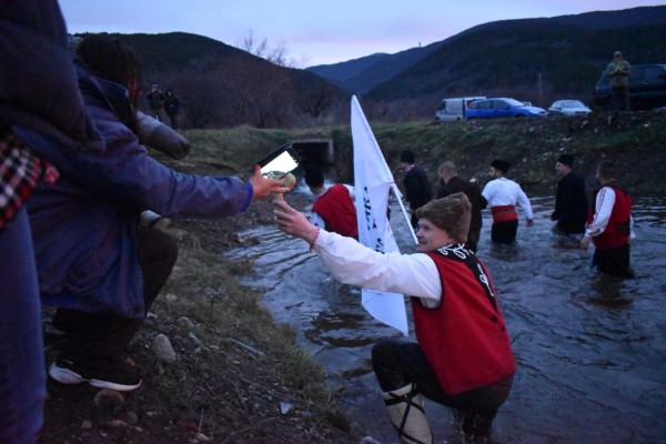 Казанлъчанинът Стойно Даскалов спаси кръста в Шипка
