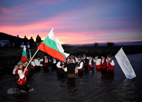 Казанлъчанинът Стойно Даскалов спаси кръста в Шипка
