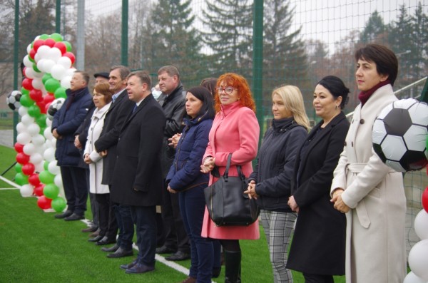В Деня на Освобождението на Казанлък беше открит новият мини футболен комплекс