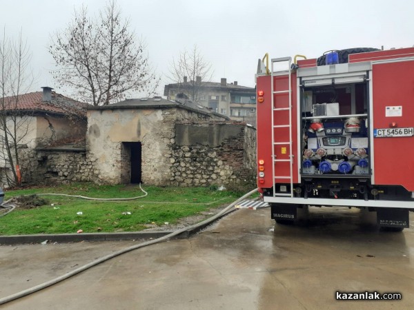 Запали се старата баня на мюфтийството