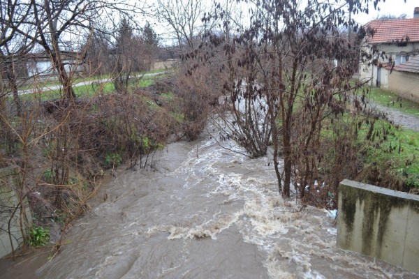 Оперативният щаб при бедствия и аварии в Община Казанлък е на терен