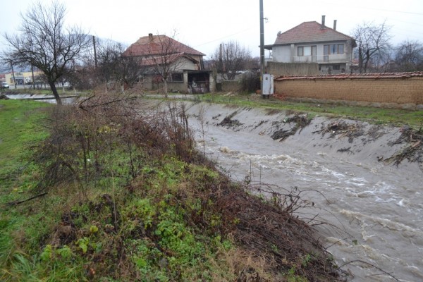 Оперативният щаб при бедствия и аварии в Община Казанлък е на терен