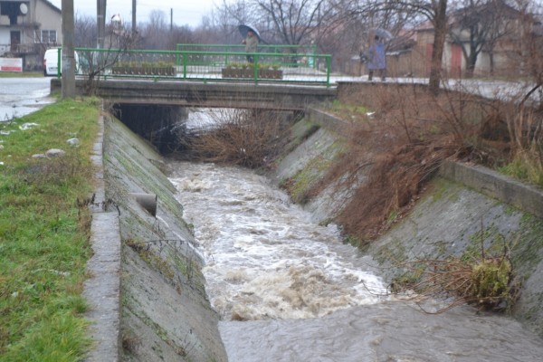 Оперативният щаб при бедствия и аварии в Община Казанлък е на терен