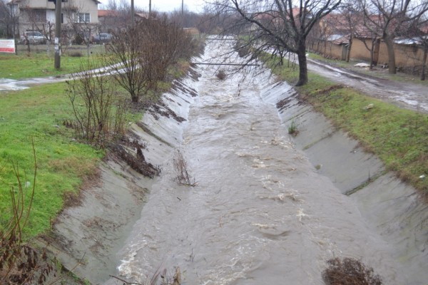 Оперативният щаб при бедствия и аварии в Община Казанлък е на терен