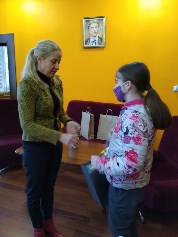 137 ученици се включиха в коледния конкурс на ОУ “Георги Кирков“