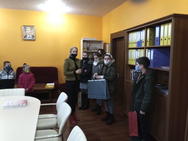 137 ученици се включиха в коледния конкурс на ОУ “Георги Кирков“