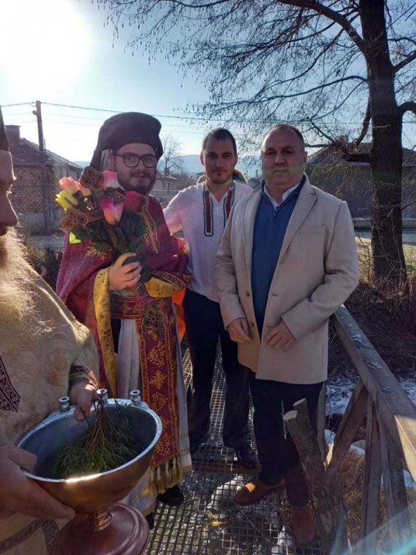 Спасиха кръста и в Осетеново