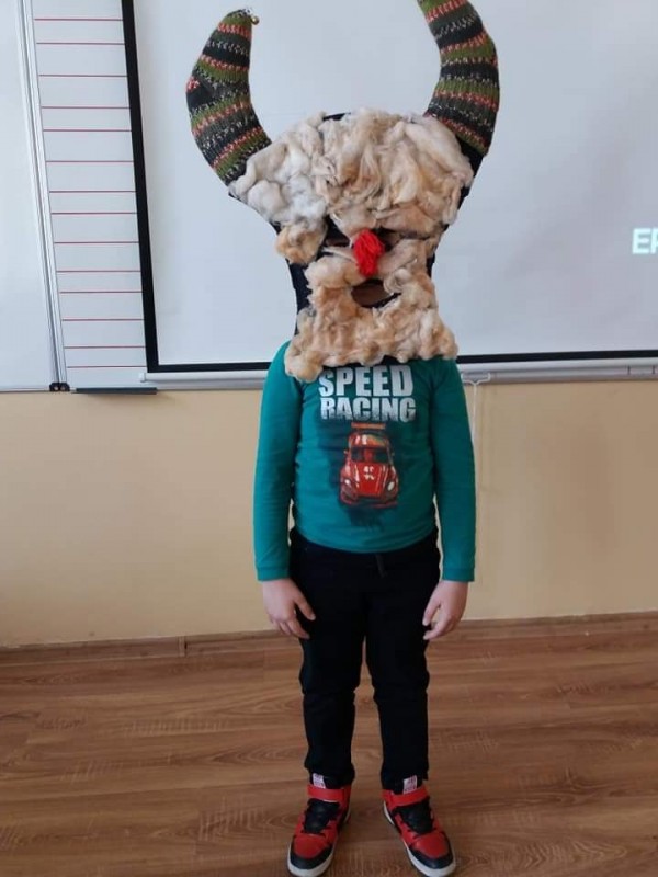Красиви кукерски маски направиха първокласници от ОУ “Кулата“
