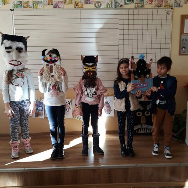 Красиви кукерски маски направиха първокласници от ОУ “Кулата“