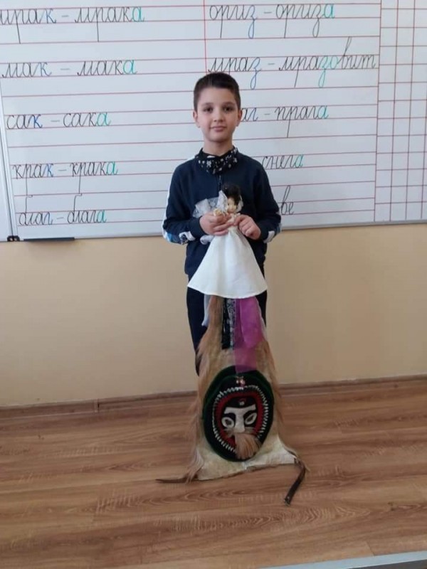 Красиви кукерски маски направиха първокласници от ОУ “Кулата“