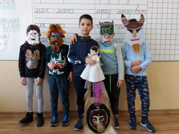 Красиви кукерски маски направиха първокласници от ОУ “Кулата“