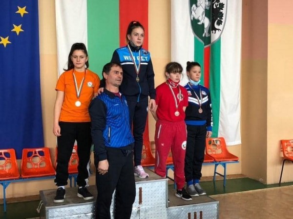 Бронз за 17-годишната Йоана Дачева от Държавното първенство по борба