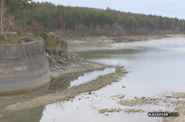 80 чувала с отпадъци събраха при почистване на язовир Копринка