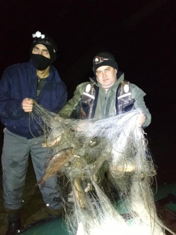 800 метра мрежи извадиха от водите на яз. Жребчево