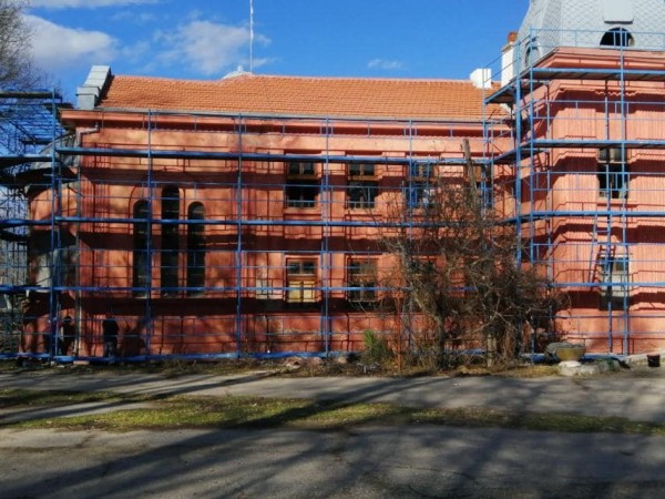 Ремонтът на банята в с. Ягода приключва в края на лятото