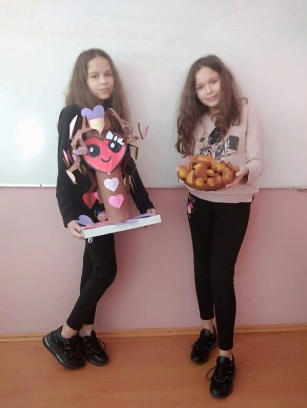 Учениците в ОУ “Георги Кирков“ отбелязаха Св. Валентин с различни проекти