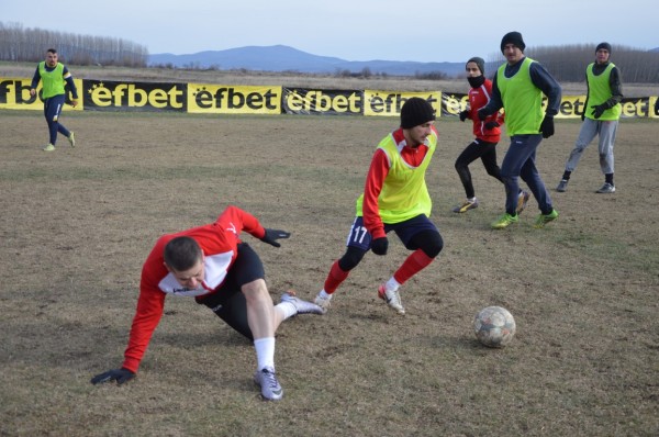 Футболен турнир с кауза- над 6 000лв в помощ на 3-годишния Део и първо място за „Непобедимите“ 