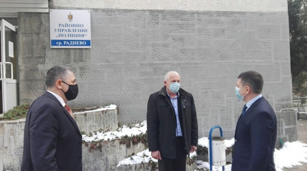 Министър Терзийски на работни срещи с полицаите в Казанлък, Мъглиж и Раднево