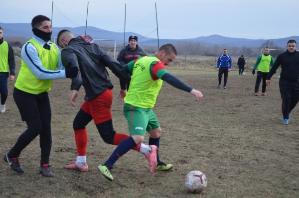 Футболен турнир с кауза- над 6 000лв в помощ на 3-годишния Део и първо място за „Непобедимите“ 