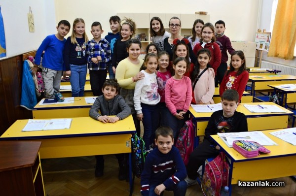 Второкласници от ОУ „Св. Паисий Хилендарски” направиха книга за Левски