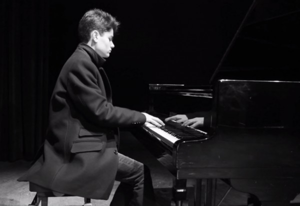 Куп награди за казанлъшки таланти от конкурс в Украйна