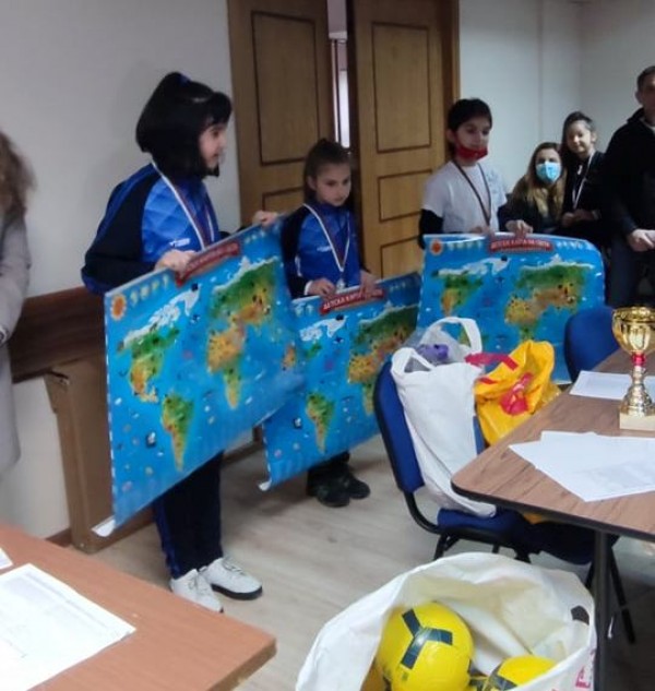 Шах турнир за купата “Васил Левски“ в Казанлък премина в оспорвана борба