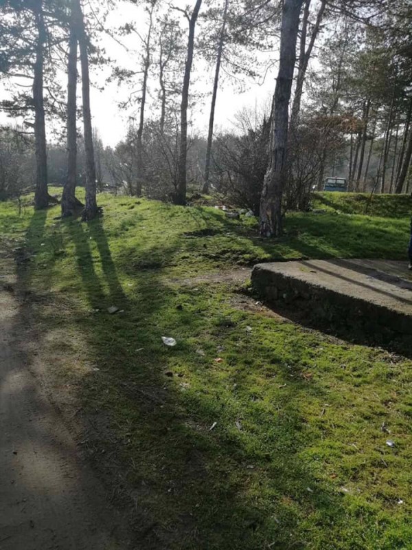 Общинското предприятие извози близо тон боклук, събран край язовира