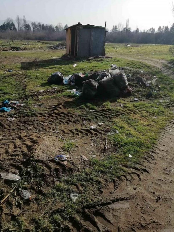 Общинското предприятие извози близо тон боклук, събран край язовира