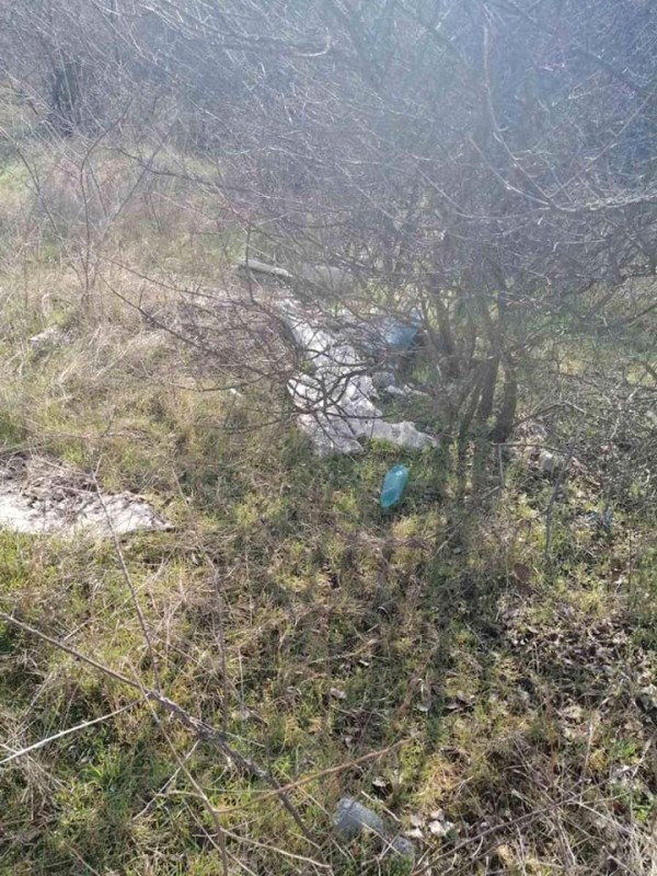 Общинското предприятие извози близо тон боклук, събран край язовира