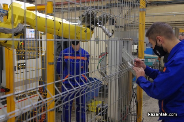 В месеца на професиите и партньорите - хаджиеновци в М+С Хидравлик