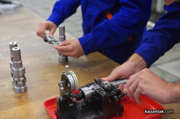 В месеца на професиите и партньорите - хаджиеновци в М+С Хидравлик