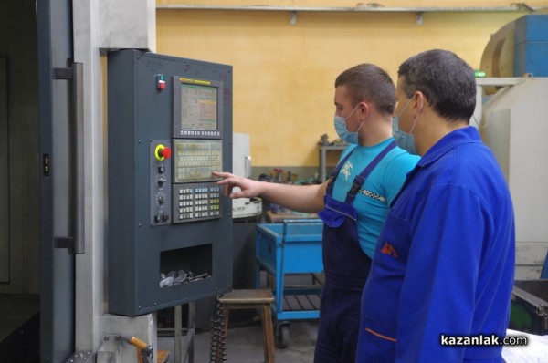 В месеца на професиите и партньорите - хаджиеновци в М+С Хидравлик