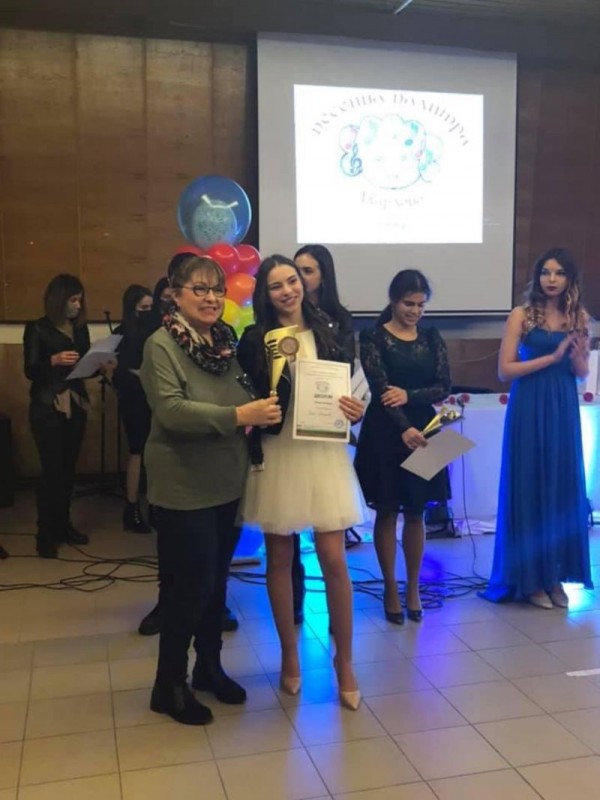 Елена Николаева спечели сребърна купа с песен на Мария Илиева