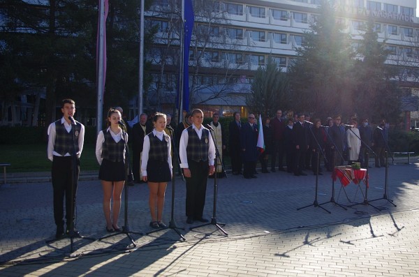 Вдигане на знамената в Казанлък за Трети март