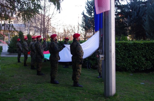 Вдигане на знамената в Казанлък за Трети март