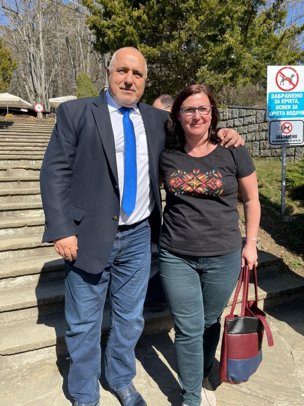 Бойко Борисов посети храм-паметника в Шипка, читалище “Светлина“ и велоалеята