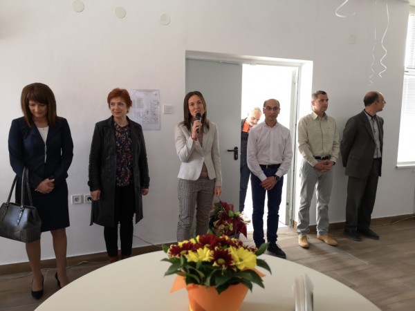 Поздравления от Кмета за 50 години Математическа гимназия