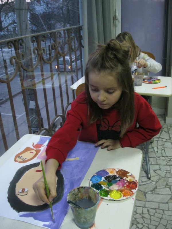 Малки художници наредиха изложба за 8-ми март