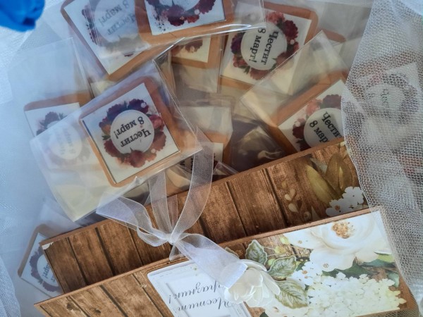 Дамската организация на „Републиканци за България“ в Стара Загора зарадва за празника медици от Казанлък