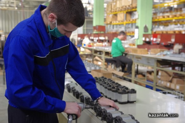 „Капрони” АД - най-младият партньор на ПГ „Иван Хаджиенов”