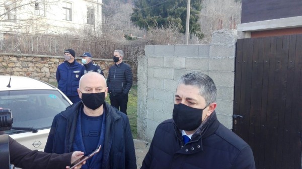 Разкриха модерна нарколаборатория с 600 растения марихуана в Шипка