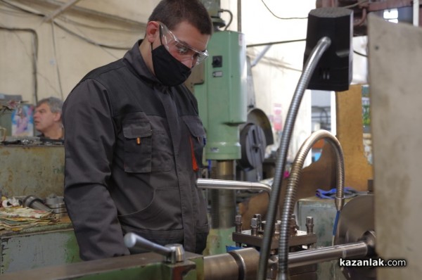 „Капрони” АД - най-младият партньор на ПГ „Иван Хаджиенов”