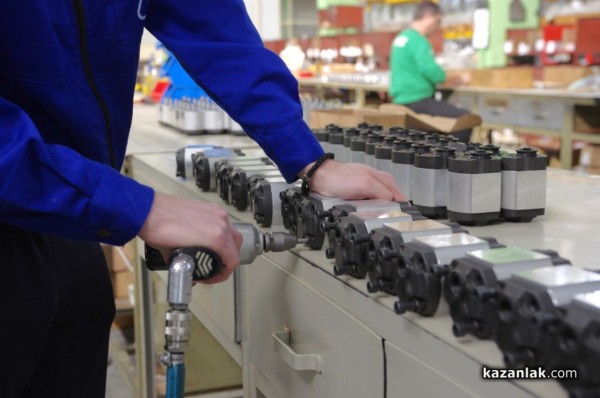 „Капрони” АД - най-младият партньор на ПГ „Иван Хаджиенов”